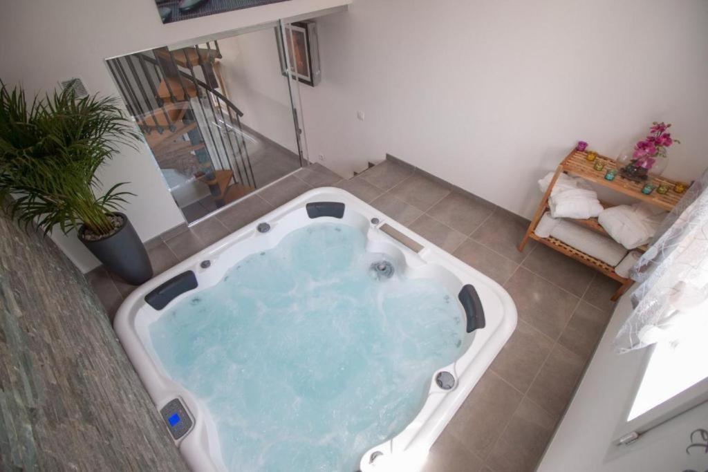 Bulle D'Eden Hotel Ла Сен-сюр-Мер Екстериор снимка