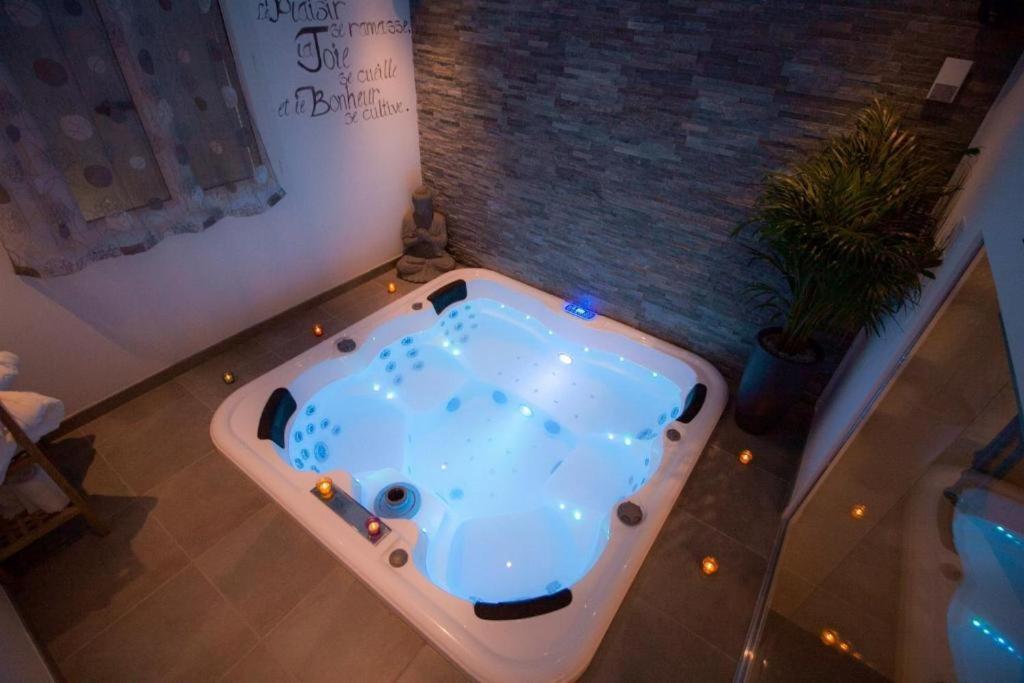 Bulle D'Eden Hotel Ла Сен-сюр-Мер Екстериор снимка